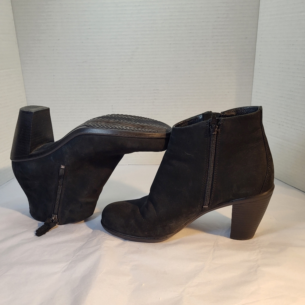 Ecco Touch Black Suede Side Zip Ankle Boots | Size 8.5 | EUC - Picture 6 of 13